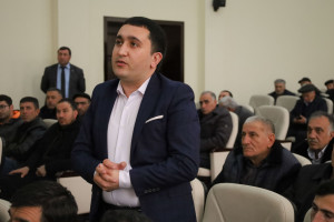 Fermerlərə “İntensiv meyvə bağlarının salınması və idarə olunması texnologiyaları” mövzusunda təlim keçirilib