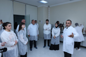 AXA-nın Mərkəzi Laboratoriyasında “Açıq qapı” günü keçirilib