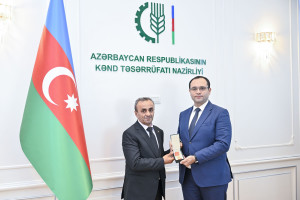 Kənd Təsərrüfatı Nazirliyinin əməkdaşlarına “Dövlət qulluğunda fərqlənməyə görə” medallar və vəsiqələr təqdim olunub