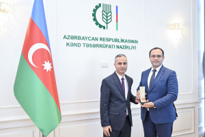 Kənd Təsərrüfatı Nazirliyinin əməkdaşlarına “Dövlət qulluğunda fərqlənməyə görə” medallar və vəsiqələr təqdim olunub