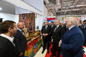 Azərbaycan və Belarus prezidentləri “Caspian Agro” və “InterFood Azerbaijan” sərgiləri ilə tanış olublar