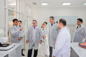 FAO nümayəndəsi Aqrar Xidmətlər Agentliyinin Mərkəzi Laboratoriyasının fəaliyyəti ilə tanış olub