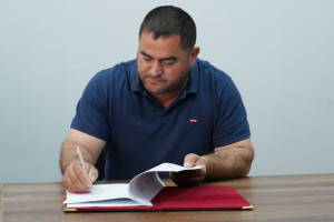 Laçının Zabux, Ağdərənin Həsənriz kəndlərinin və Xocavəndin Qırmızı Bazar qəsəbəsinin sakinləri ilə torpaqların əkin məqsədli istifadəyə verilməsinə dair icarə müqavilələri imzalanıb