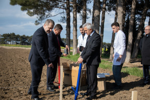Latviya nümayəndə heyəti Tərəvəzçilik Elmi-Tədqiqat İnstitutunun fəaliyyəti ilə tanış olub