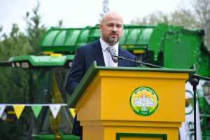 “John Deere” şirkətinin müasir kənd təsərrüfatı texnologiyaları ADAU-da təqdim olunub