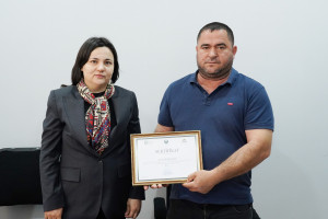 Laçının Zabux, Ağdərənin Həsənriz kəndlərinin və Xocavəndin Qırmızı Bazar qəsəbəsinin sakinləri ilə torpaqların əkin məqsədli istifadəyə verilməsinə dair icarə müqavilələri imzalanıb