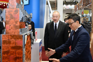 Prezident İlham Əliyev 19-cu “Caspian Agro Week” və 31-ci “InterFood Azerbaijan” sərgiləri ilə tanış olub