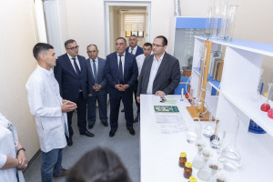 Nazir Məcnun Məmmədov Gəncə və Göygöldə elmi-tədqiqat institutlarının fəaliyyəti ilə tanış olub