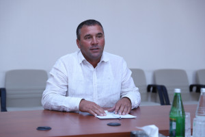 AXA sədri Zərdabda vətəndaşlarla görüşüb, təsərrüfatlara baş çəkib