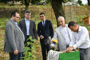 Kənd təsərrüfatı naziri Məcnun Məmmədov Astara, Lənkəran və Lerikdə təsərrüfatlara baş çəkib, fermerlərlə görüşüb