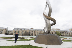 Azərbaycan-Latviya hökumətlərarası komissiyasının üzvləri Fəxri Xiyaban, Şəhidlər Xiyabanı və Zəfər parkını ziyarət ediblər