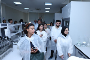 AXA-nın Mərkəzi Laboratoriyasında “Açıq qapı” günü keçirilib