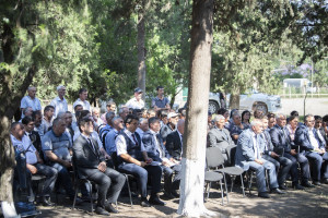 Nazir Məcnun Məmmədov Ağstafada təsərrüfatlara baş çəkib, Həzi Aslanov qəsəbəsinin sakinləri ilə görüşüb