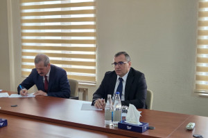 Kənd təsərrüfatı nazirinin müavini Zaur Əliyev Salyanda vətəndaşları qəbul edib