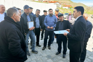 Laçının Zabux, Ağdərənin Həsənriz kəndlərinin və Xocavəndin Qırmızı Bazar qəsəbəsinin sakinləri ilə torpaqların əkin məqsədli istifadəyə verilməsinə dair icarə müqavilələri imzalanıb