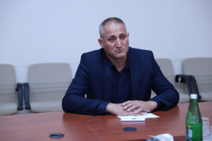 AXA sədri Zərdabda vətəndaşlarla görüşüb, təsərrüfatlara baş çəkib