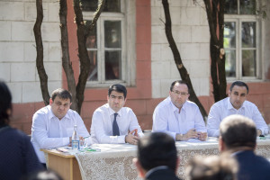 Nazir Məcnun Məmmədov Ağstafada təsərrüfatlara baş çəkib, Həzi Aslanov qəsəbəsinin sakinləri ilə görüşüb