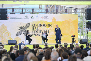 Kəlbəcərdə Bal Festivalı keçirilib