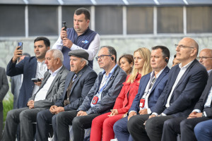 Kəlbəcərdə Bal Festivalı keçirilib