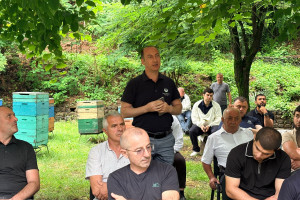 Zaqatalada arıçılar üçün beynəlxalq ekspertin iştirakı ilə maarifləndirici sahə görüşü keçirilib