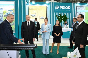 Prezident İlham Əliyev 19-cu “Caspian Agro Week” və 31-ci “InterFood Azerbaijan” sərgiləri ilə tanış olub