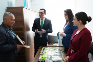 Laçının Zabux, Ağdərənin Həsənriz kəndlərinin və Xocavəndin Qırmızı Bazar qəsəbəsinin sakinləri ilə torpaqların əkin məqsədli istifadəyə verilməsinə dair icarə müqavilələri imzalanıb