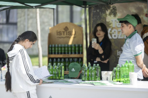 Kəlbəcərdə Bal Festivalı keçirilib