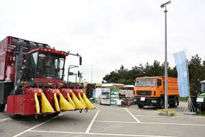 Prezident İlham Əliyev 19-cu “Caspian Agro Week” və 31-ci “InterFood Azerbaijan” sərgiləri ilə tanış olub
