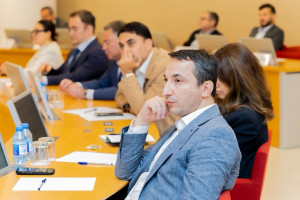 Nazir Məcnun Məmmədov Qabaqcıl Liderlik İnkişaf Proqramı çərçivəsində dəyirmi masa müzakirələrində iştirak edib