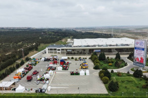 Prezident İlham Əliyev 19-cu “Caspian Agro Week” və 31-ci “InterFood Azerbaijan” sərgiləri ilə tanış olub