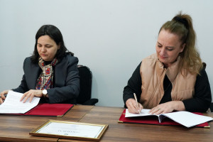 Laçının Zabux, Ağdərənin Həsənriz kəndlərinin və Xocavəndin Qırmızı Bazar qəsəbəsinin sakinləri ilə torpaqların əkin məqsədli istifadəyə verilməsinə dair icarə müqavilələri imzalanıb