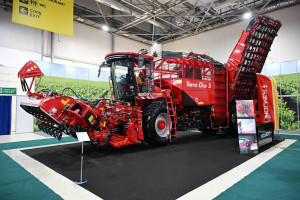 Prezident İlham Əliyev 19-cu “Caspian Agro Week” və 31-ci “InterFood Azerbaijan” sərgiləri ilə tanış olub