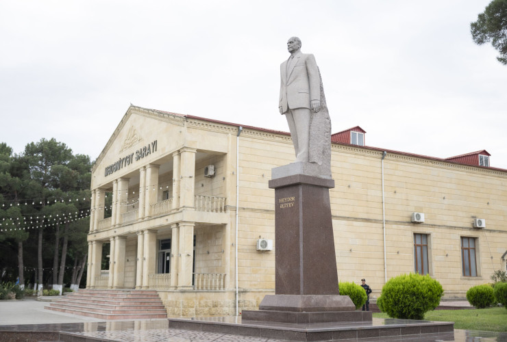 Nazir Məcnun Məmmədov Şabranda vətəndaşlarla görüşüb